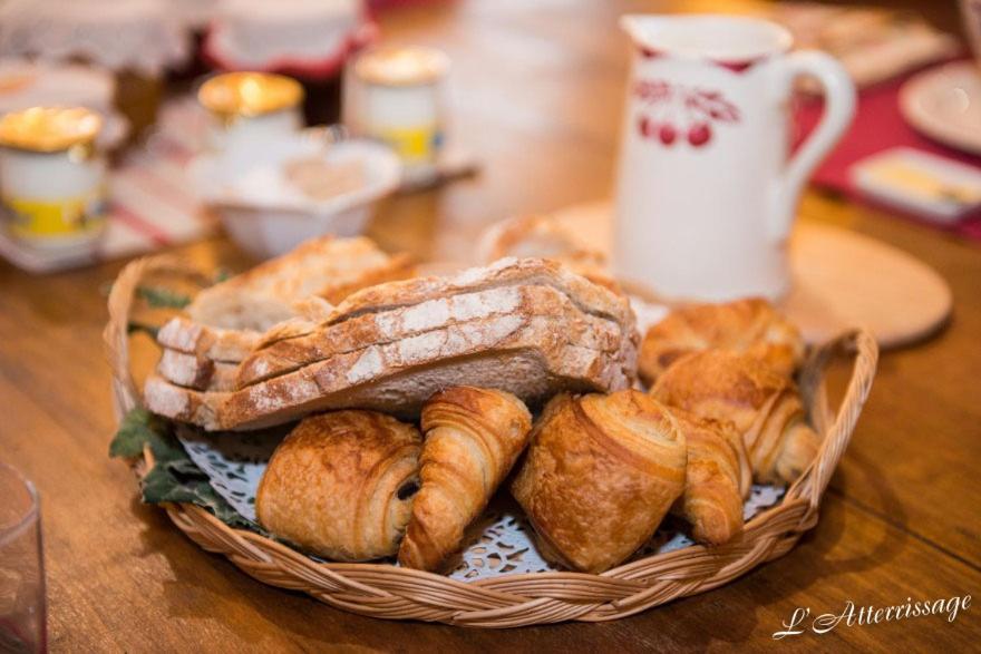Bed and Breakfast L'Atterrissage Santes Zewnętrze zdjęcie